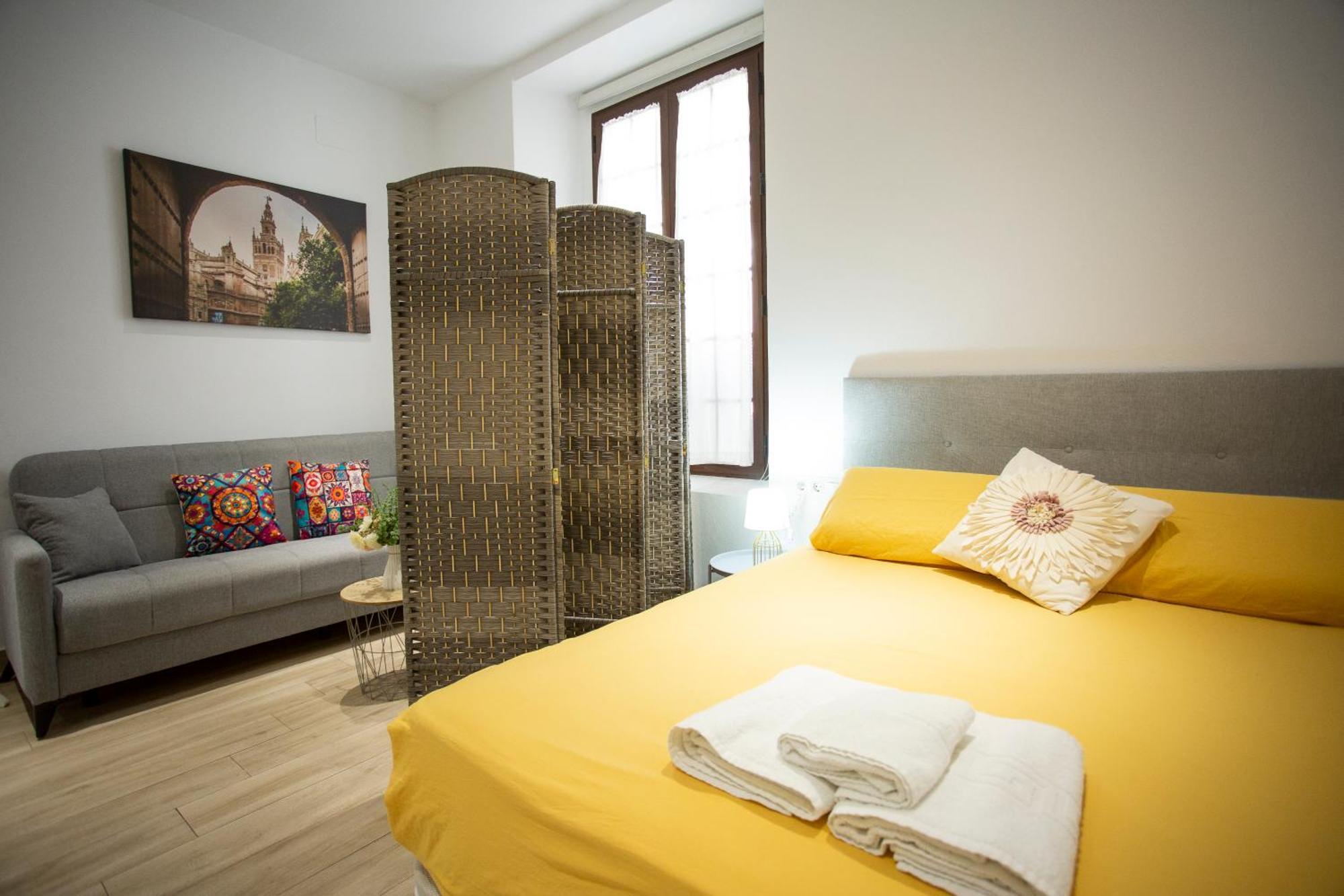 Wish Suite Cervantes Sevilla Bagian luar foto